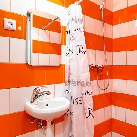 Appartement Economy On Rappoporta 7a-1 *